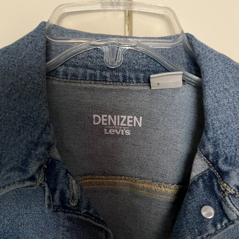 ‘Denizen’ Levis Distressed Short Blue Denim Jacket - Picture 3 of 8
